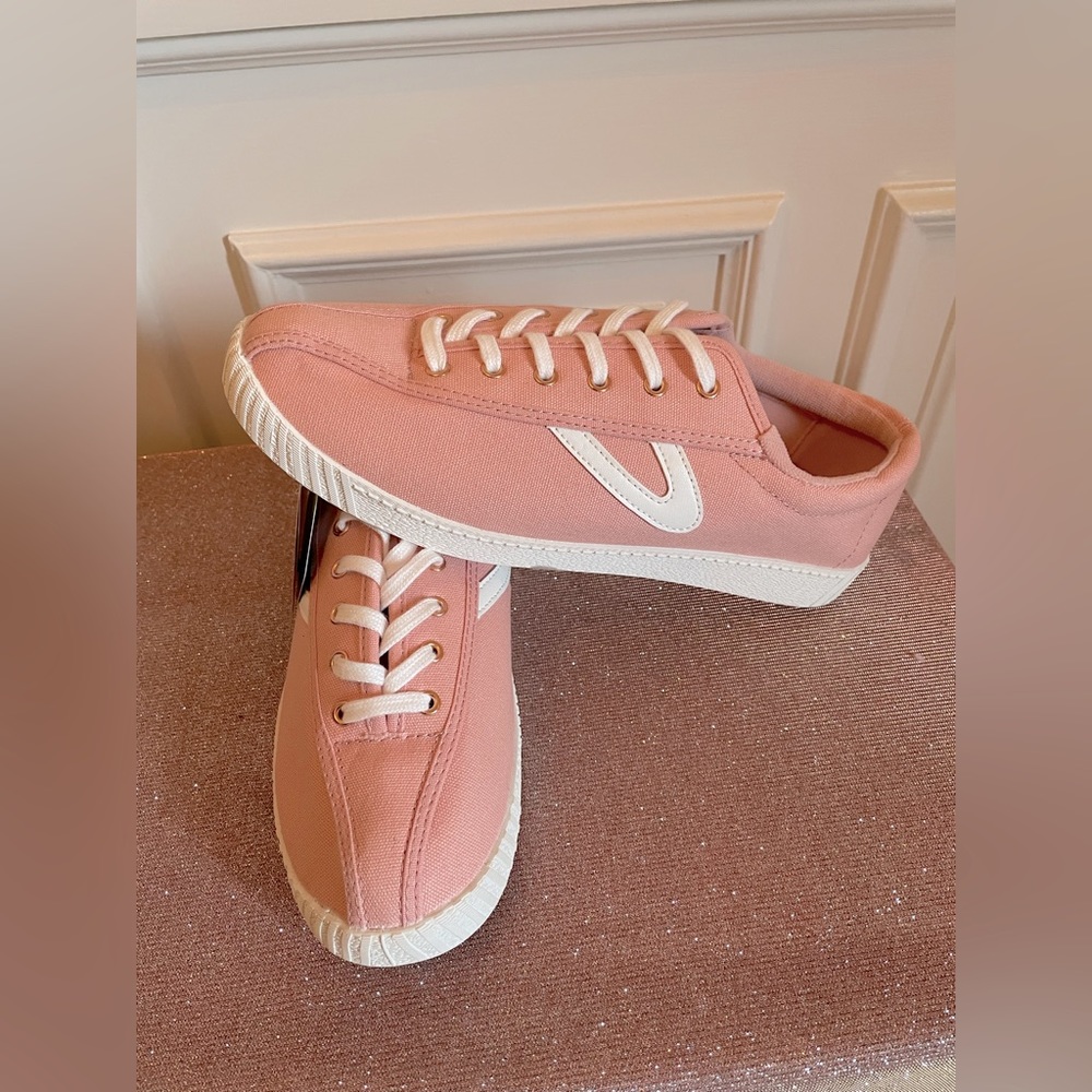 Tretorn Ortholite Womens Size 11 NWT Pink Tennis Shoes